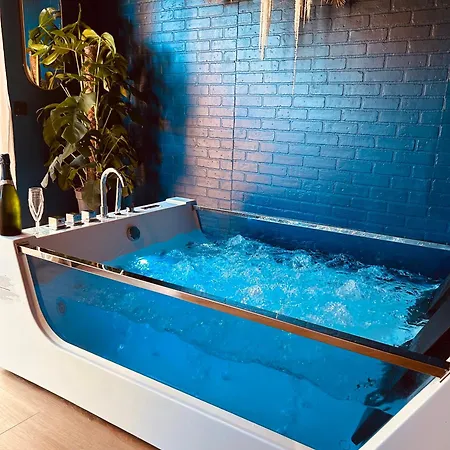 L'instant Suspendu-studio Jacuzzi Terrasse Plages *