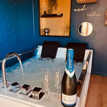 Daire L'instant Suspendu-studio Jacuzzi Terrasse Plages *