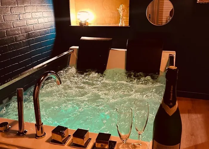 L'instant Suspendu-studio Jacuzzi Terrasse Plages Appartement *